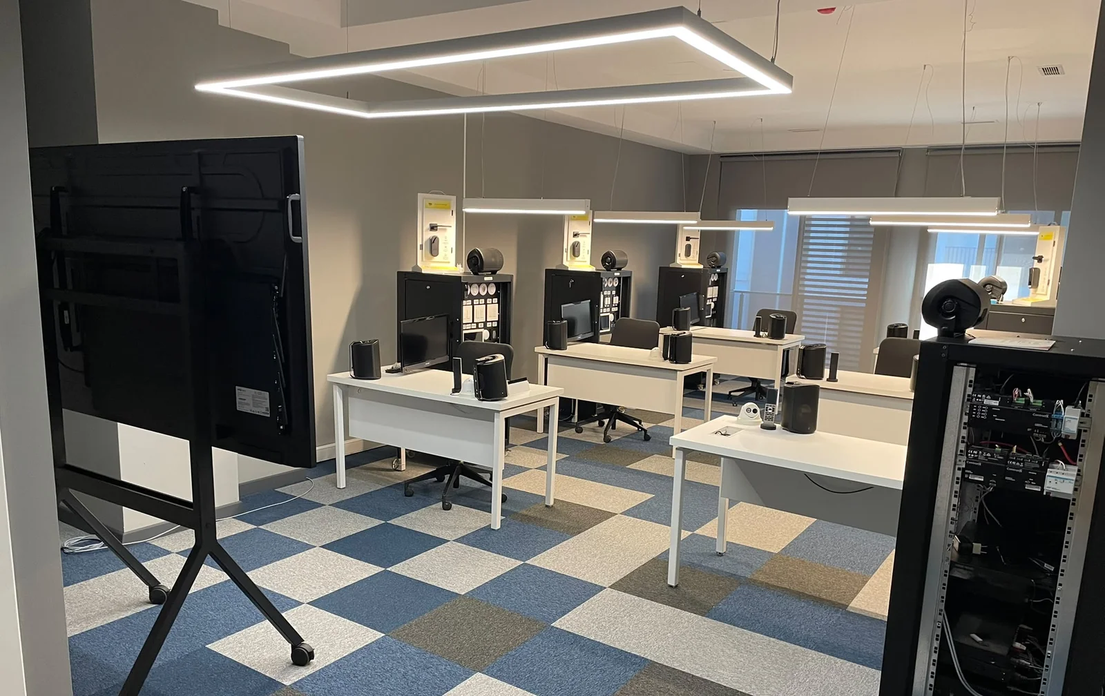 aSAY VAD İzmir eğitim merkezi — Control4 teknik eğitim sınıfı